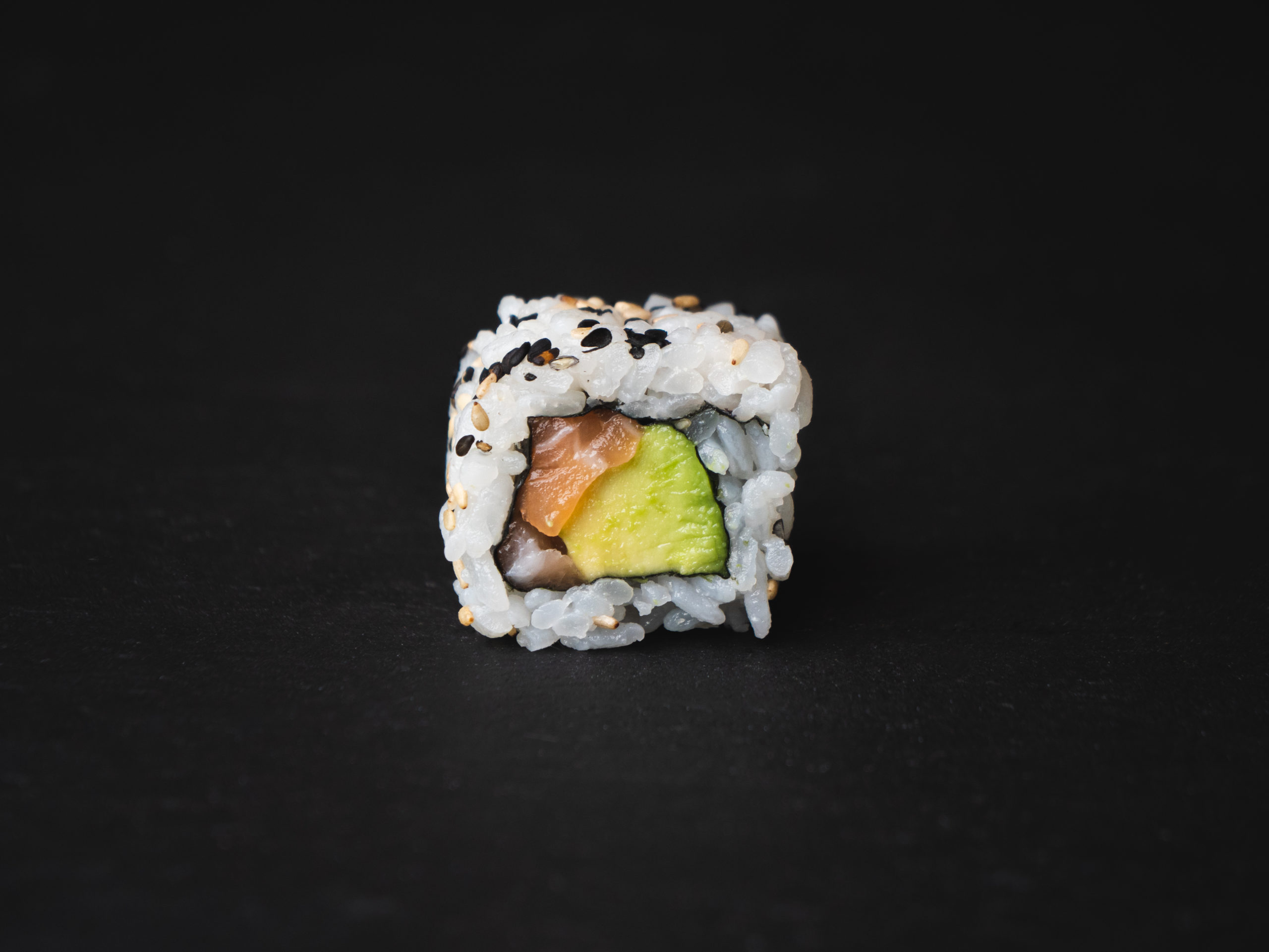 California Roll mit Lachs &amp; AvocadoRolle (6 Stück) – Toodog Sushi